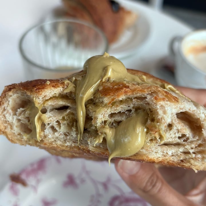 photo of Pasticceria Milky Brioche vegana al pistacchio shared by @ilariaqualcosa on  17 Aug 2025 - review