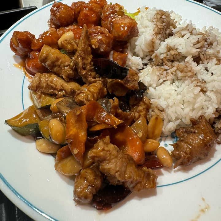 photo of Yummy Yummy Asian Cuisine Kung Pao Soy Gluten shared by @convicti0n on  11 Aug 2024 - review