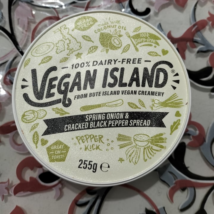 photo of Vegan island Chive-Spread shared by @psychovegan on  21 Aug 2023 - review