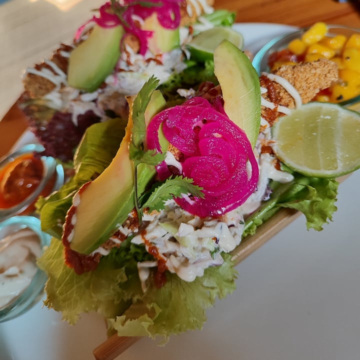 SAYURI HEALING FOOD CAFE Indonesia Banana Flower "Fish" Taco Review