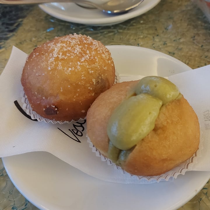 photo of Pastry by Angelo Frittelle vegane 🌱 shared by @dargina90 on  19 Feb 2024 - review