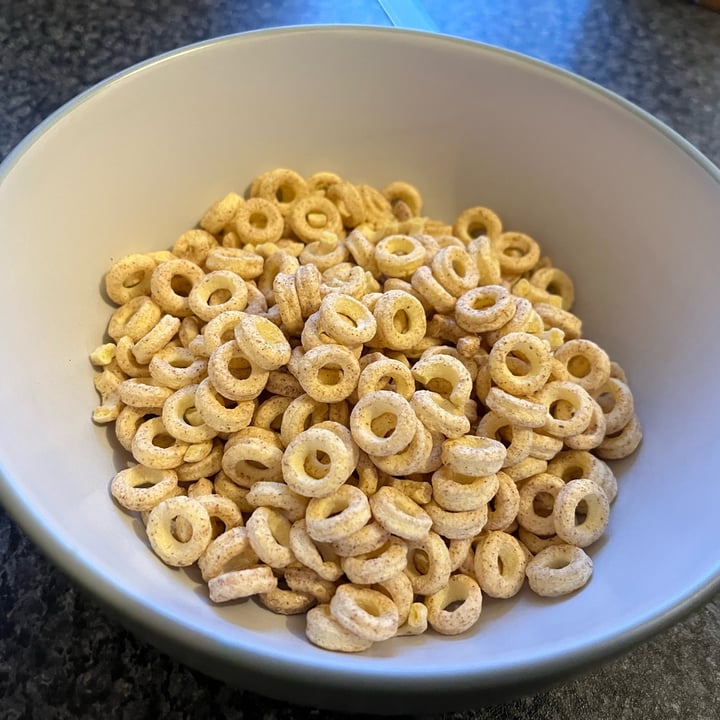 photo of Freee Cinnamon Hoops Cereal shared by @ameriamber on  24 Nov 2024 - review