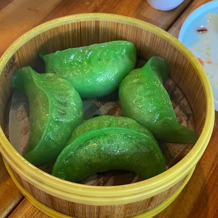 photo of Green Sprouts Vegetarian Pandan Flavoured Choysum Dumplings shared by @blacklilyleaf on  16 Apr 2024 - review