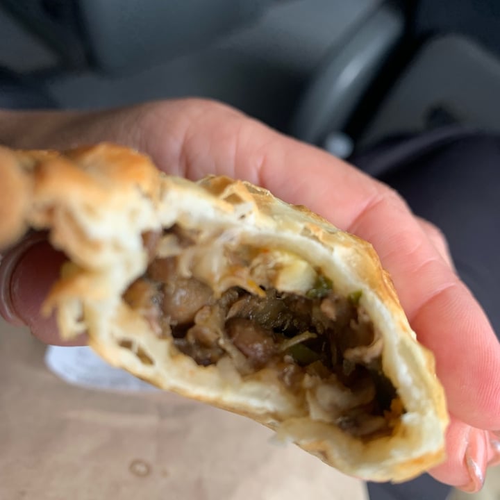 photo of PUNTO EMPANADA BARILOCHE empanadas shared by @dulceanahi on  16 Mar 2024 - review