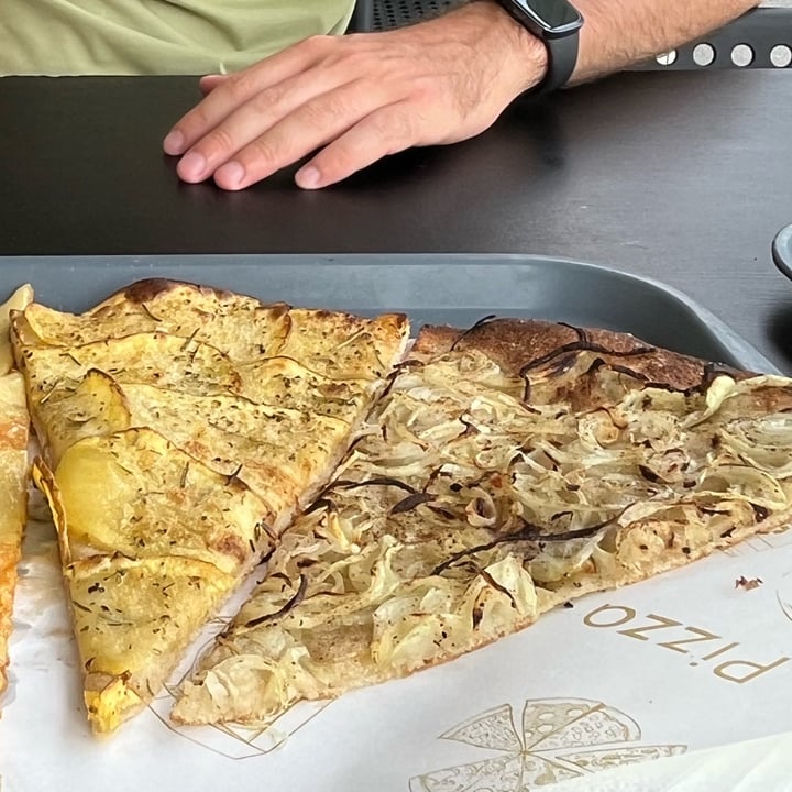 photo of Pizzeria La Fenice Focaccia Alle Cipolle shared by @vulcanoattivo on  14 Sep 2023 - review
