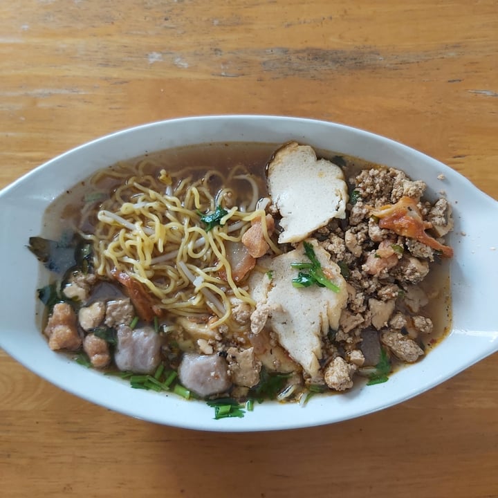 photo of Vegetarian Food Ratsamitham Foundation Bah Mee Nam (Yellow Noodles In Vegetable Soup) shared by @herbimetal on  21 Jan 2025 - review