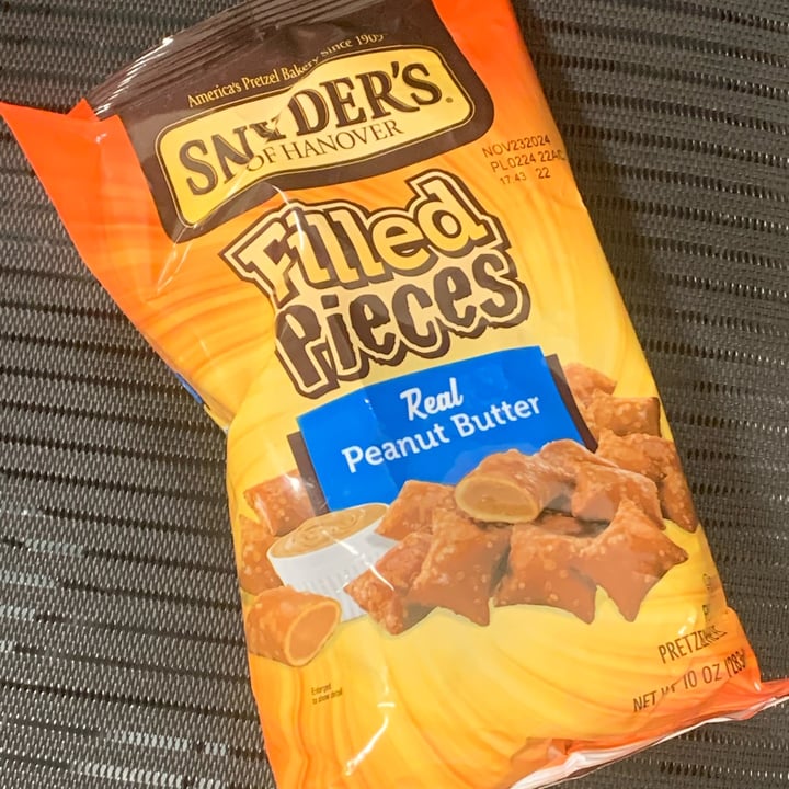 photo of Snyder's of Hanover Peanut Butter Filled Pieces shared by @unejanie on  21 Apr 2024 - review