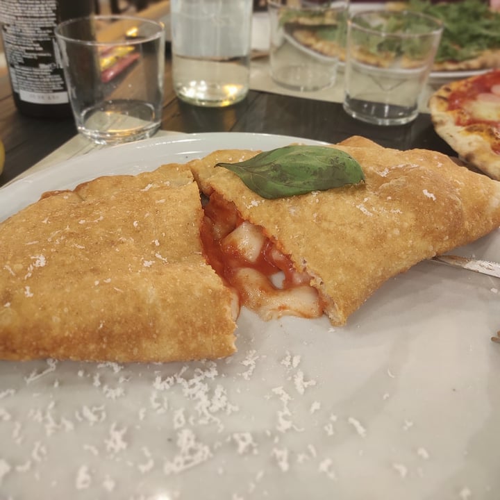 photo of Fermento - Pizzeria Calzone Fritto Vegan shared by @giorgia3 on  22 Jul 2025 - review