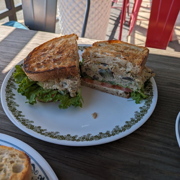 photo of Vida's Plant Based Butcher Chicken Salad Sandwich shared by @edav334 on  29 Apr 2024 - review