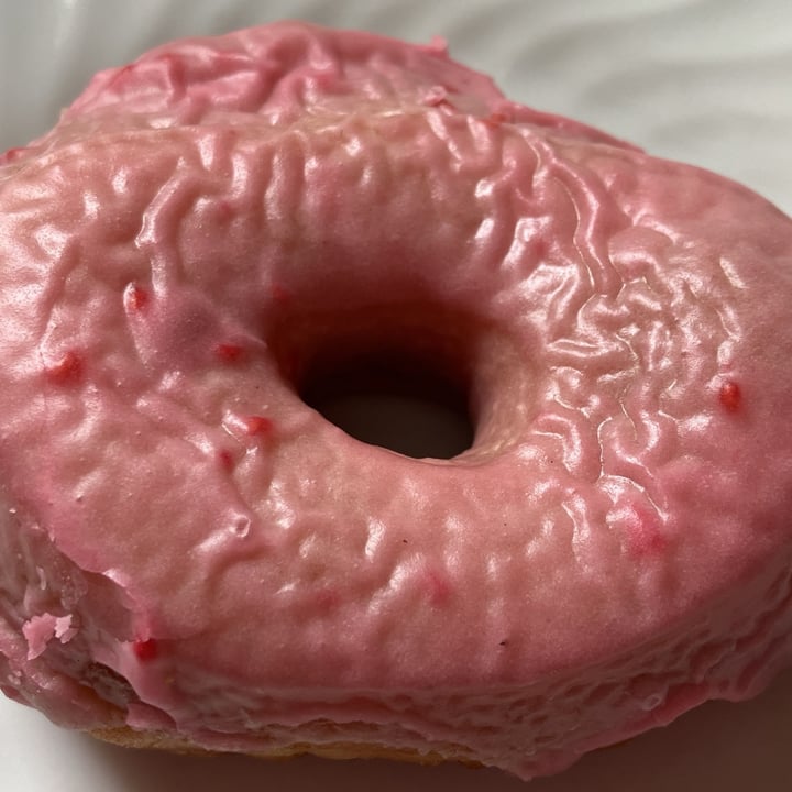 photo of Tragically Dipped Donut Vegan donuts shared by @sunflowermichelle on  09 Feb 2024 - review