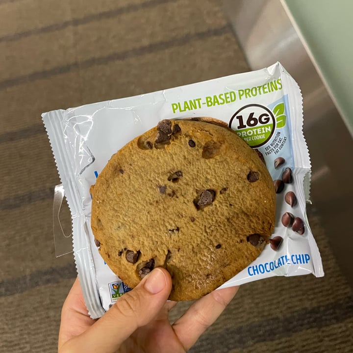 photo of lenny and larrys complete cookie The Complete Cookie - Chocolate Chip shared by @inespressable on  30 Jan 2024 - review