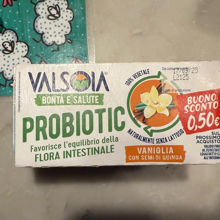 photo of Valsoia probiotic vaniglia con semi di quinoa shared by @mimmanelcuore on  28 Aug 2025 - review