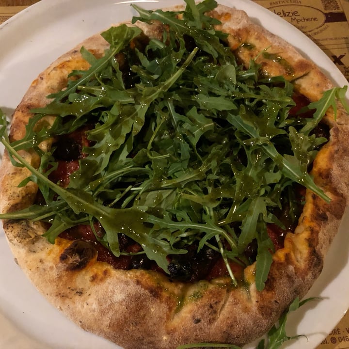 photo of Hotel Turismo Pizza Caprese (veganizzata) shared by @francescasaltori on  29 Jan 2024 - review