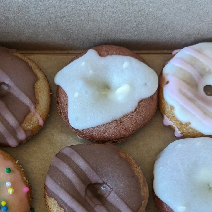 photo of Monster Baby Donuts Red Velvet Donut shared by @edav334 on  12 Feb 2024 - review