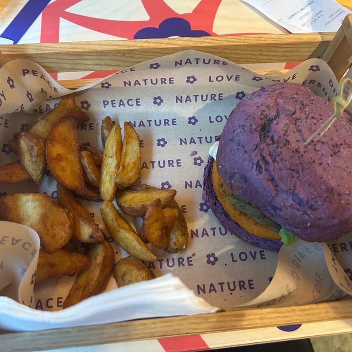 photo of Flower Burger parmigiana burger shared by @chiara2098 on  13 Aug 2025 - review