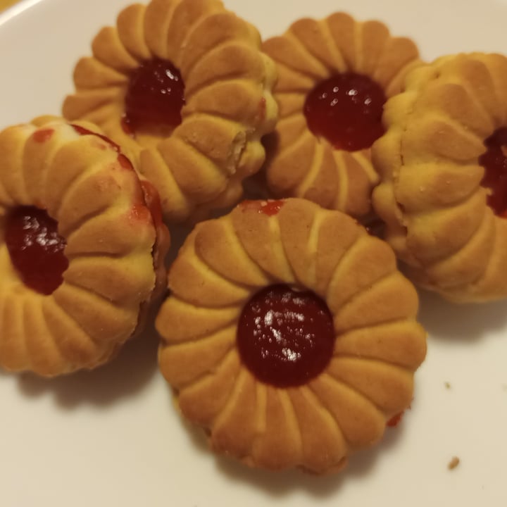 photo of Un Rincón Vegano Galletitas Rellenas De Frutilla shared by @giselle82 on  05 Sep 2023 - review