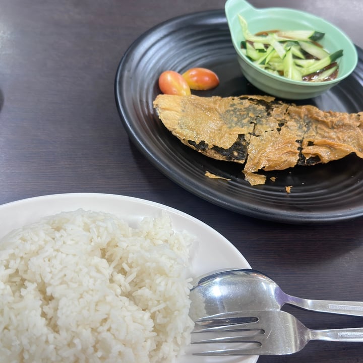 photo of Rice House Vegetarian thai style fish shared by @cslin90 on  16 May 2024 - review
