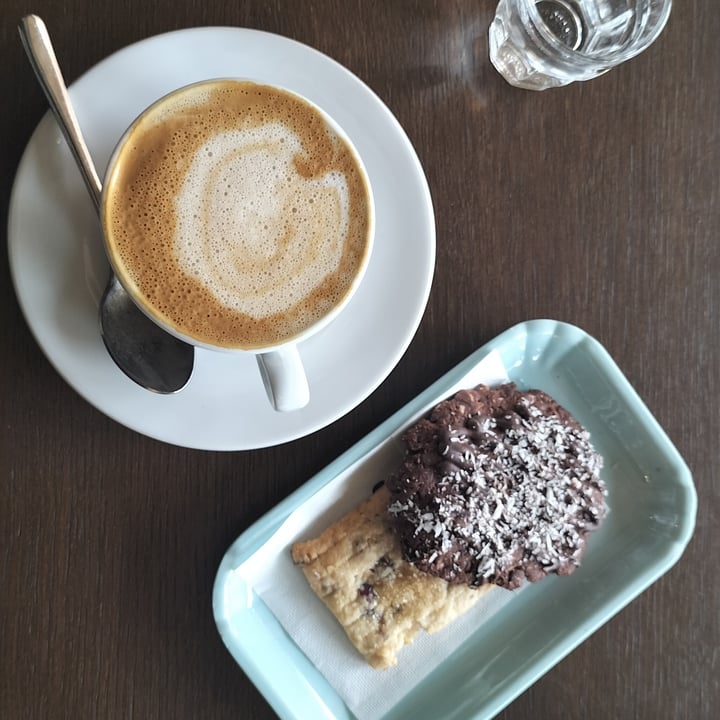 photo of DOC BOOK CAFE Cappuccino Di Avena E Biscotti shared by @saracente on  02 Mar 2024 - review
