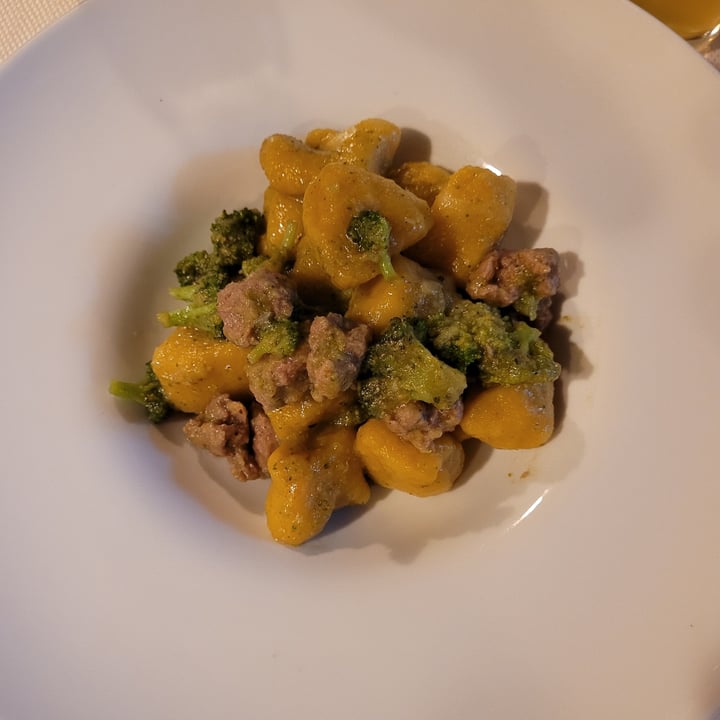 photo of Ecosteria Parco Santi Angeli Gnocchi alla zucca con broccoli e salsiccia shared by @a1ex on  19 Feb 2024 - review