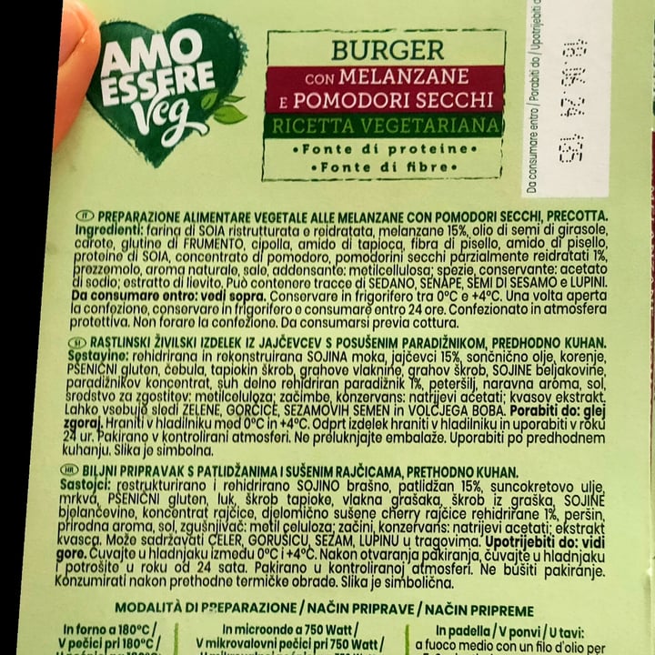 photo of Amo Essere Veg burger con melanzane e pomodori secchi shared by @loveela80 on  25 May 2024 - review
