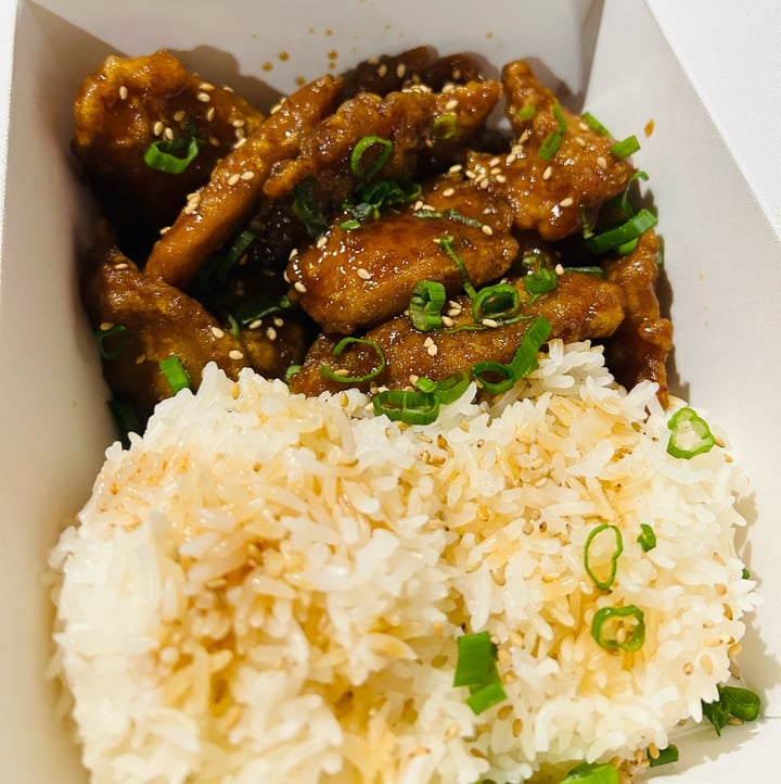 photo of Morning Nights Orange Chicken with Rice shared by @moustachedvegan on  23 Dec 2023 - review