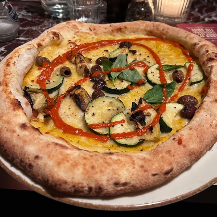 photo of Vegitalian Sunny Puttanesca Pizza shared by @david- on  31 Mar 2024 - review