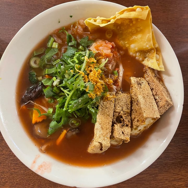 photo of Maiyarap Berlin Pink Noodle Soup Tofu shared by @lolachalmers on  05 Dec 2023 - review