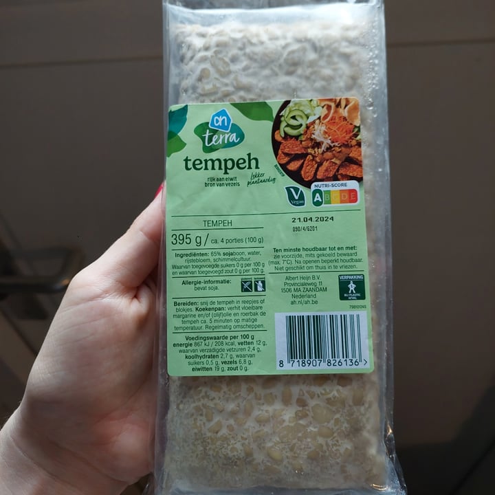 photo of Albert Heijn Vegan Tempeh shared by @frendssnotfood on  03 May 2024 - review