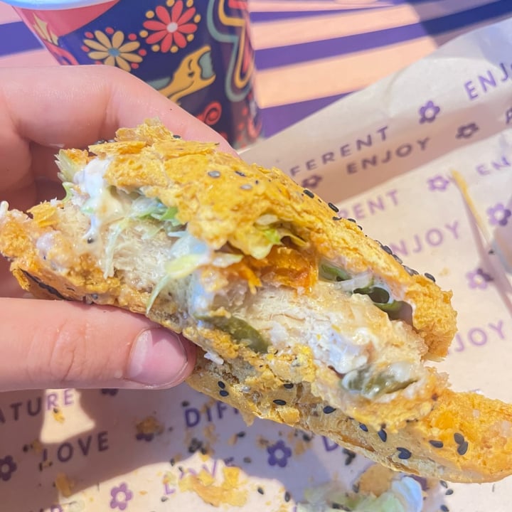 photo of Flower Burger funny crispy shared by @eliamariotti on  25 May 2025 - review