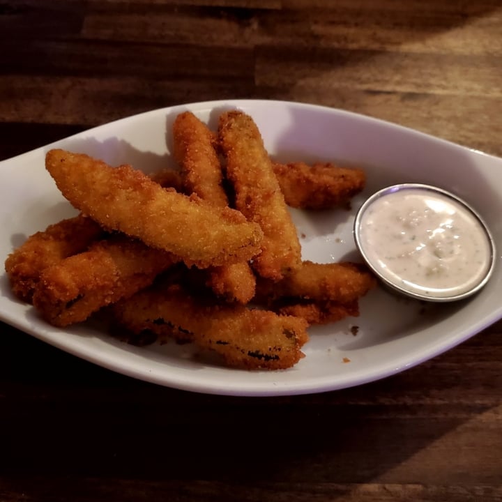 photo of Rise Above Pizza & Wings Deep fried pickles shared by @whatacuriousnotion on  04 Dec 2023 - review
