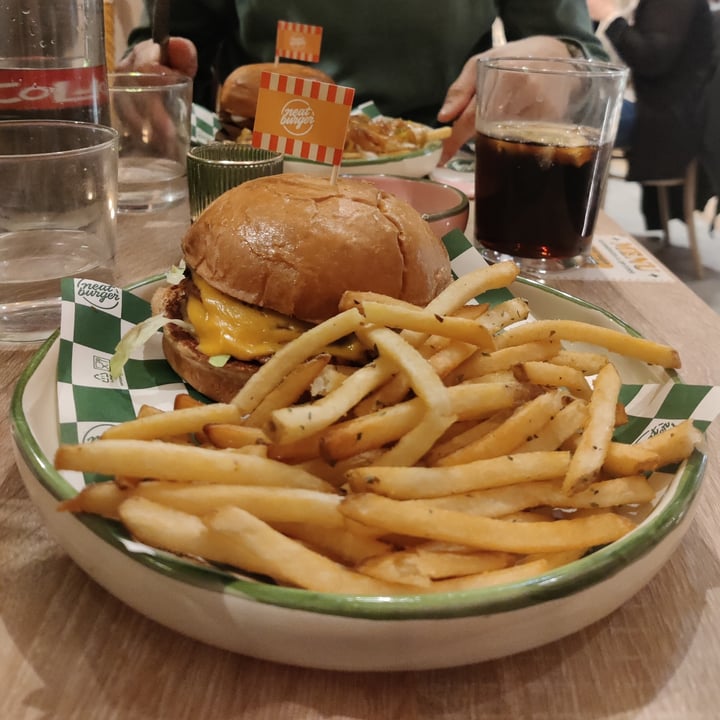 photo of Neat Burger Milano | Merlata Bloom Smash Burger shared by @ardemia on  26 Apr 2024 - review