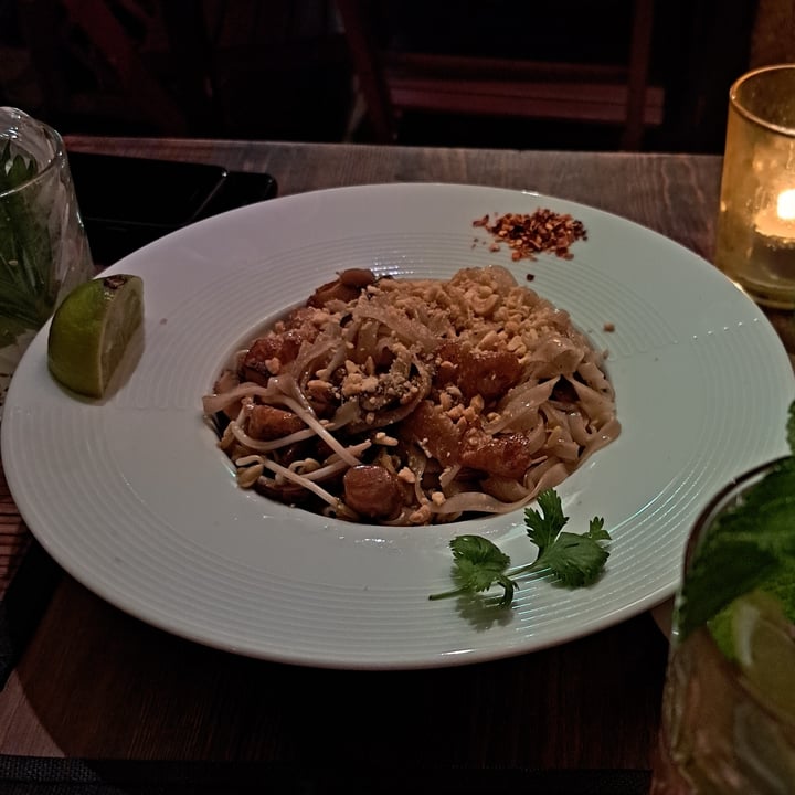 photo of Bali Bar Vegan pad thai shared by @maryquitecontrary on  20 Jan 2024 - review