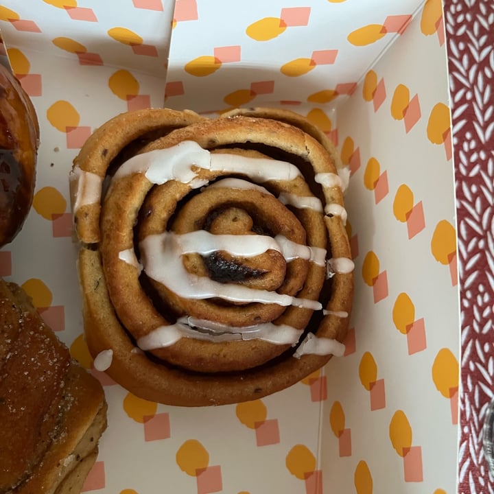 photo of MOON cinnamon roll shared by @pattini on  09 Nov 2024 - review