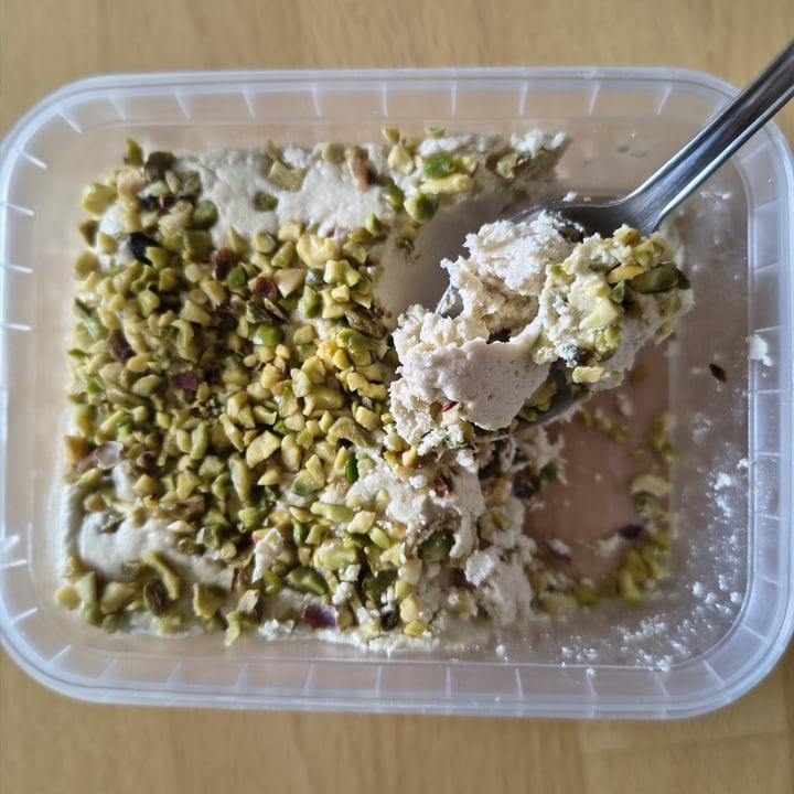 photo of The Halva Lab Halva Pistacchio shared by @bruinichiara on  07 Jul 2025 - review