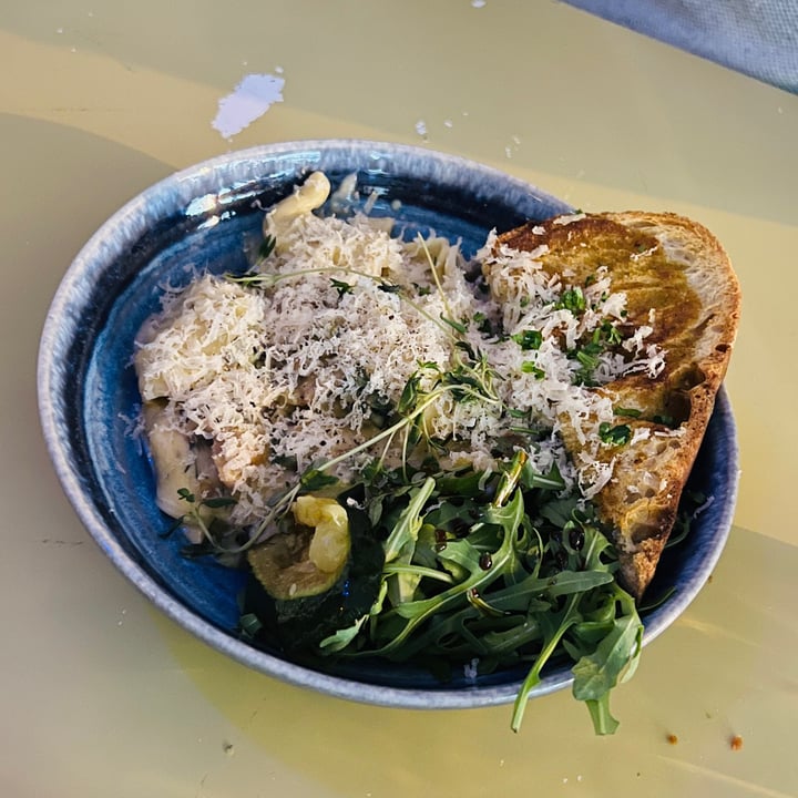 photo of Blackbird - Vegankök & Bar Mushroom tortellini with garlic bread shared by @nicole- on  25 Apr 2024 - review