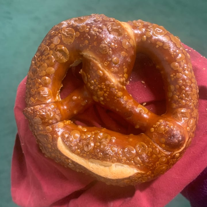 photo of Prager Brothers Artisan Bread pretzel shared by @unejanie on  26 Apr 2024 - review