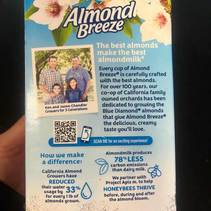 photo of Almond Breeze almond milk unsweetened shared by @petramodirari on  01 May 2024 - review