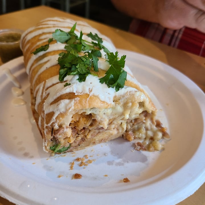 photo of Rojo's Mexican Food Chimichanga: Carnitas protein shared by @sofihuasteca on  31 Mar 2024 - review