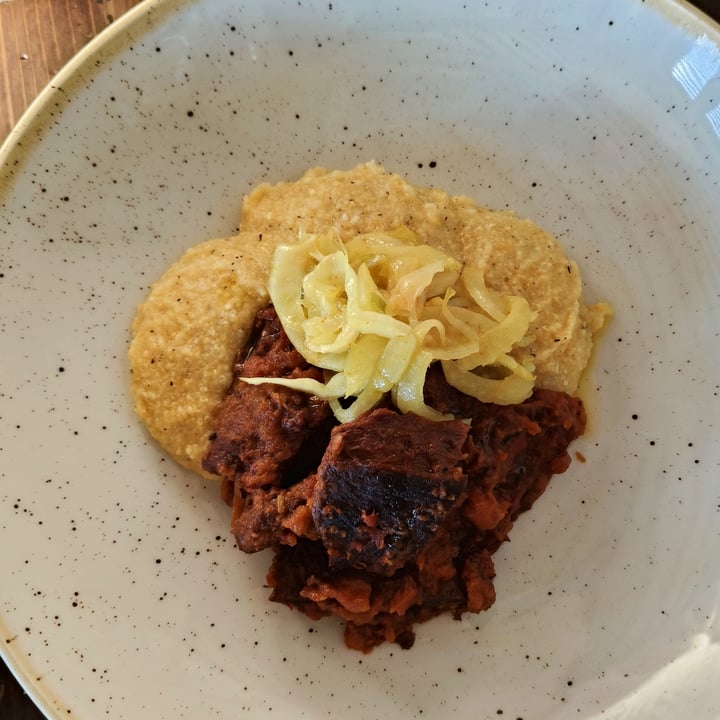 photo of Polisena L'Altro Agriturismo Gulash vegetale al Rosso del Lupo, polenta di mais della Val Gandino e finocchi leggermente spicy shared by @andydesa on  23 Dec 2024 - review