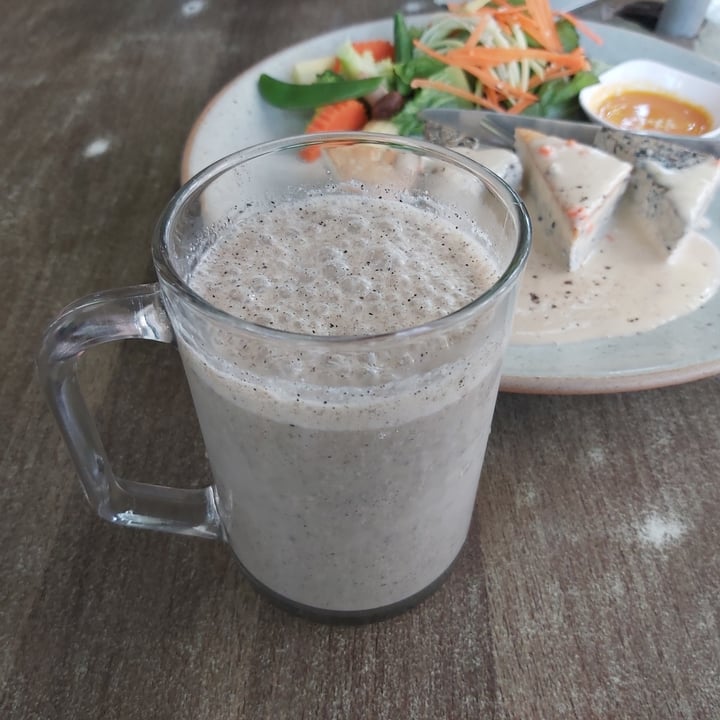 photo of Pun Pun Vegetarian Slow Food Banana Sesame Smoothie shared by @herbimetal on  21 Jan 2025 - review