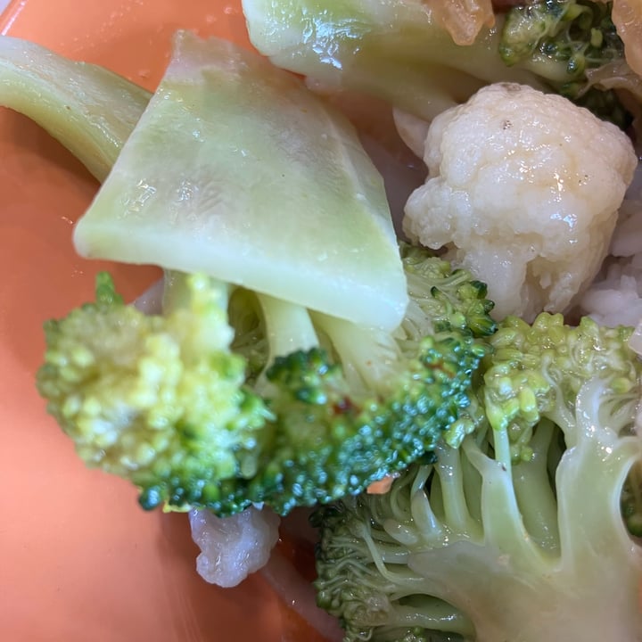 photo of Bishan Vegetarian brocolli and cauliflower shared by @veganhubby on  18 Nov 2023 - review