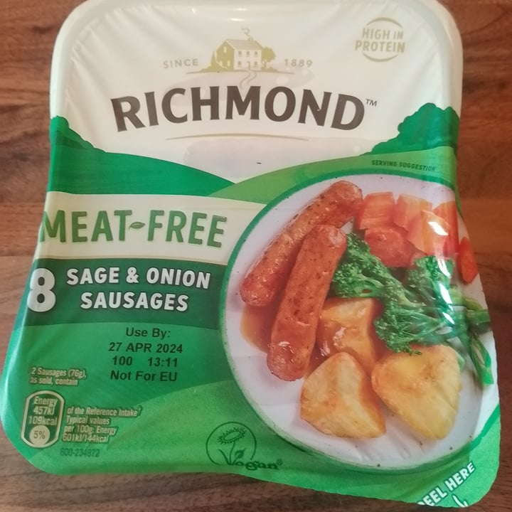 photo of Richmond 8 meat-free sage & onion sausages shared by @lucylou77 on  13 Apr 2024 - review