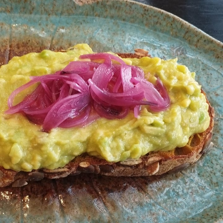 photo of YUCAFÉ Earth-Based | Café com Menu à Base de Plantas Toast De Abacate shared by @lelelarcher on  09 Aug 2025 - review