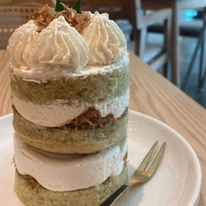 photo of Brown Poodle Cafe Ondeh Ondeh Cake shared by @david- on  15 Sep 2023 - review
