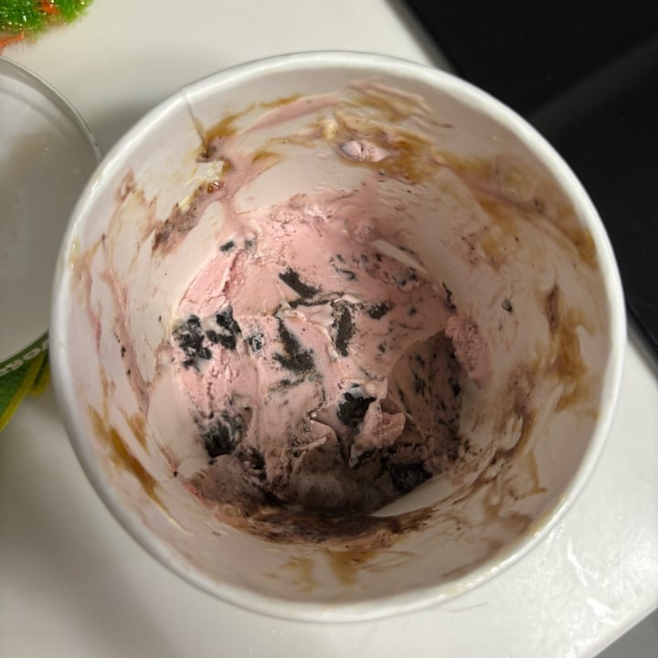 photo of Ben & Jerry's Berry sundae shared by @gxlsxy on  24 Mar 2024 - review