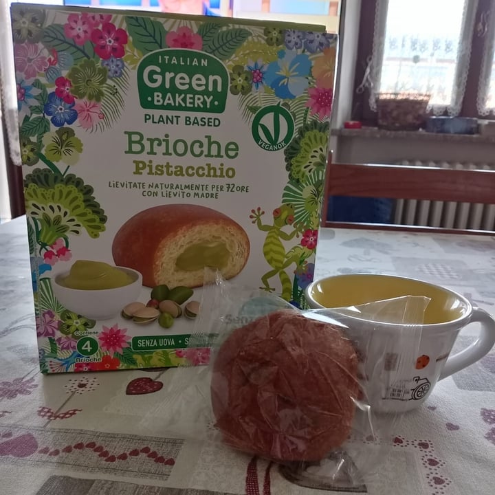 photo of italian green bakery Brioche pistacchiosa shared by @aleolliveg on  30 May 2024 - review