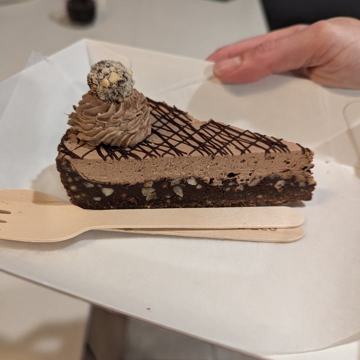 photo of Miss Sina Nutie Store Ferrero Rocher Pie shared by @cruzilla on  04 Oct 2024 - review
