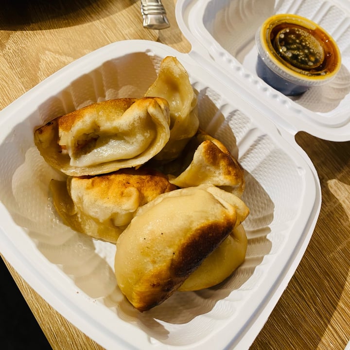 photo of Sidewok Cafe Vegan Dumplings shared by @curvycarbivore on  16 May 2024 - review