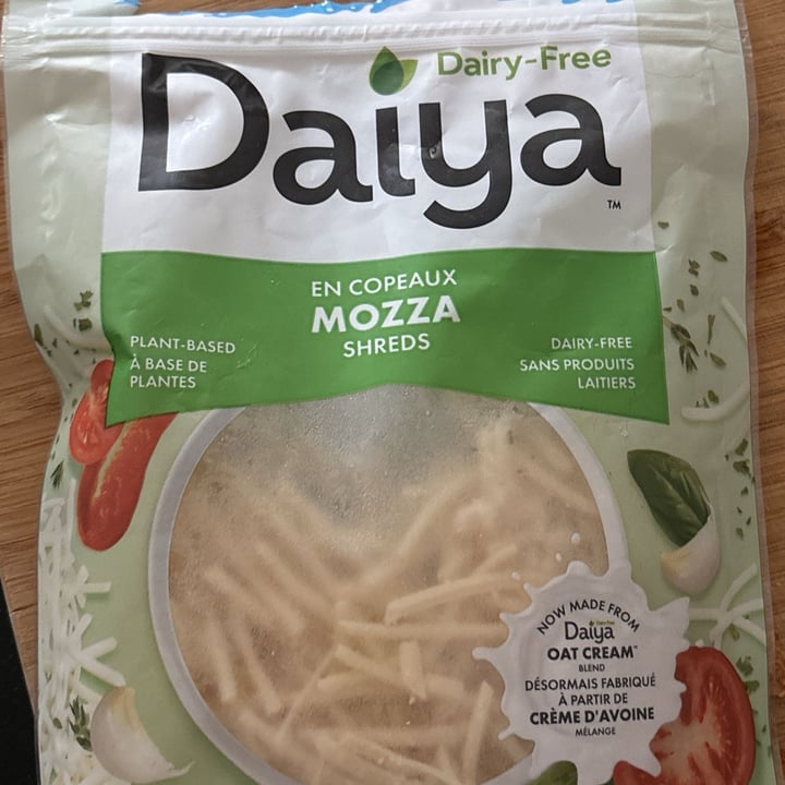 photo of Daiya Mozza Style Shreds - Oat Cream shared by @wintergirl on  05 May 2024 - review
