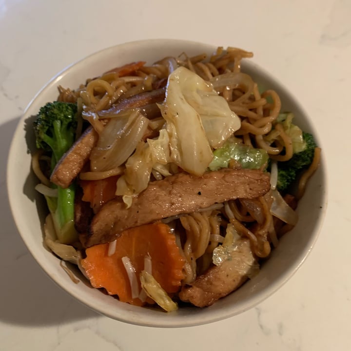 photo of Vegan Thyme Chow Mein With Soy Chicken shared by @hummingbirdgarden on  13 Jan 2024 - review